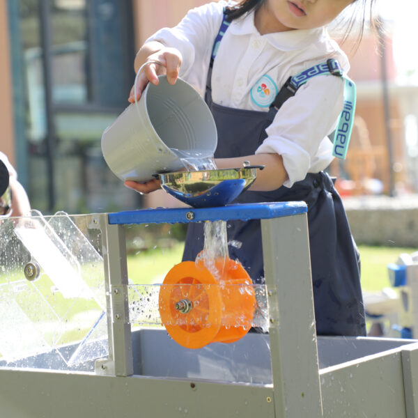 CLASSIC WORLD EDU Stolik Wodny Zestaw Doświadczalny 2w1 do Piasku i Wody - 005