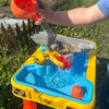 WOOPIE Stolik Wodny 2w1 Piaskownica Plac Budowy + 4 Autka 12el. - 004