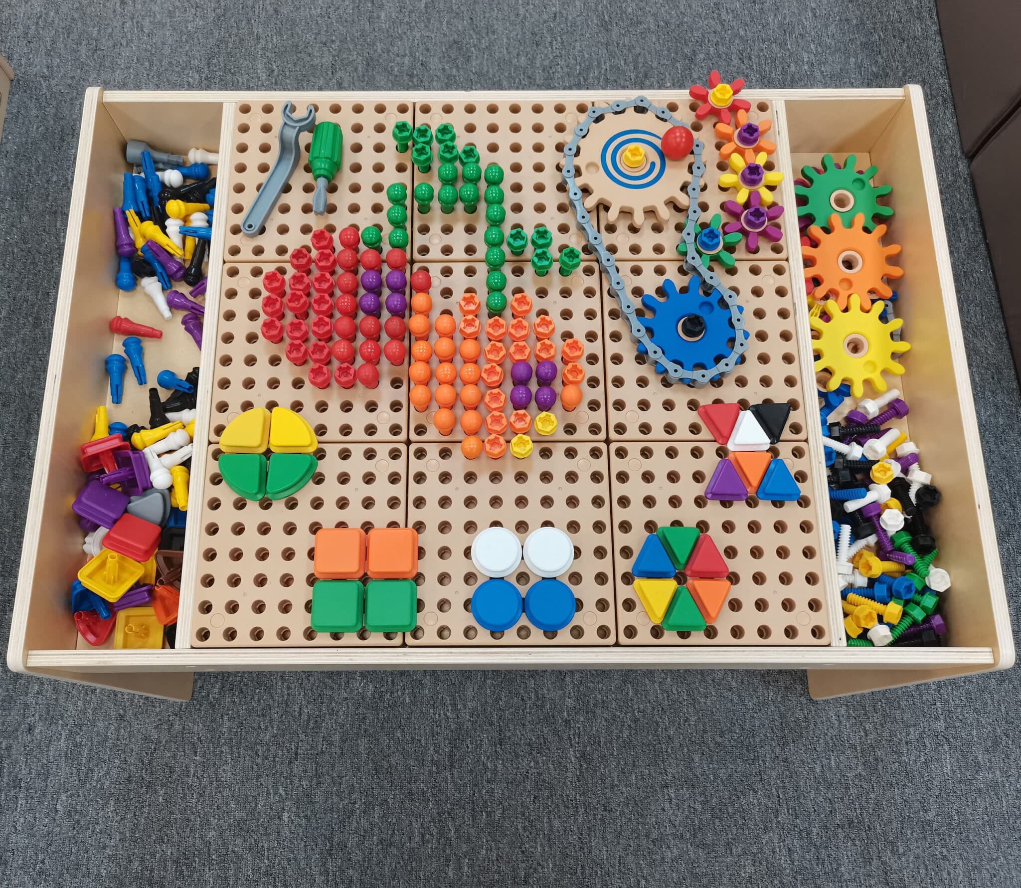 MASTERKIDZ Drewniany Stół Edukacyjny + AKCESORIA STEM WALL - 005