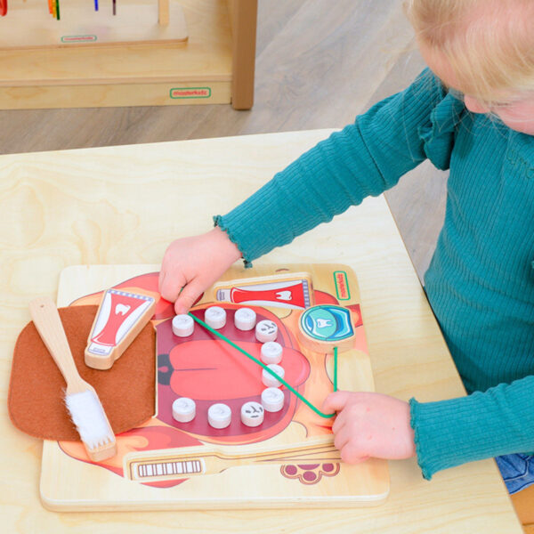 MASTERKIDZ Nauka Zdrowej Higieny Jamy Ustnej na Przykładzie Pieska - Tablica Ścienna Edukacyjna Montessori - 002