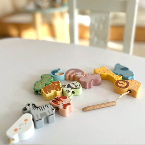 WOOPIE GREEN Drewniana Nawlekanka Klocki Przeplatanka ZOO Montessori 13 el. - 009