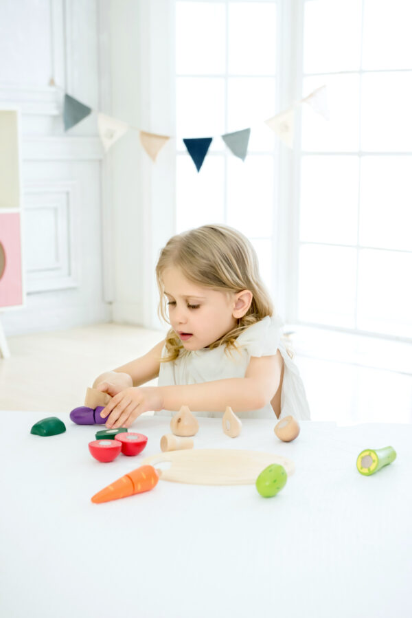 CLASSIC WORLD Drewniany Zestaw do Krojenia Warzyw na Rzepy 16 el. - 007