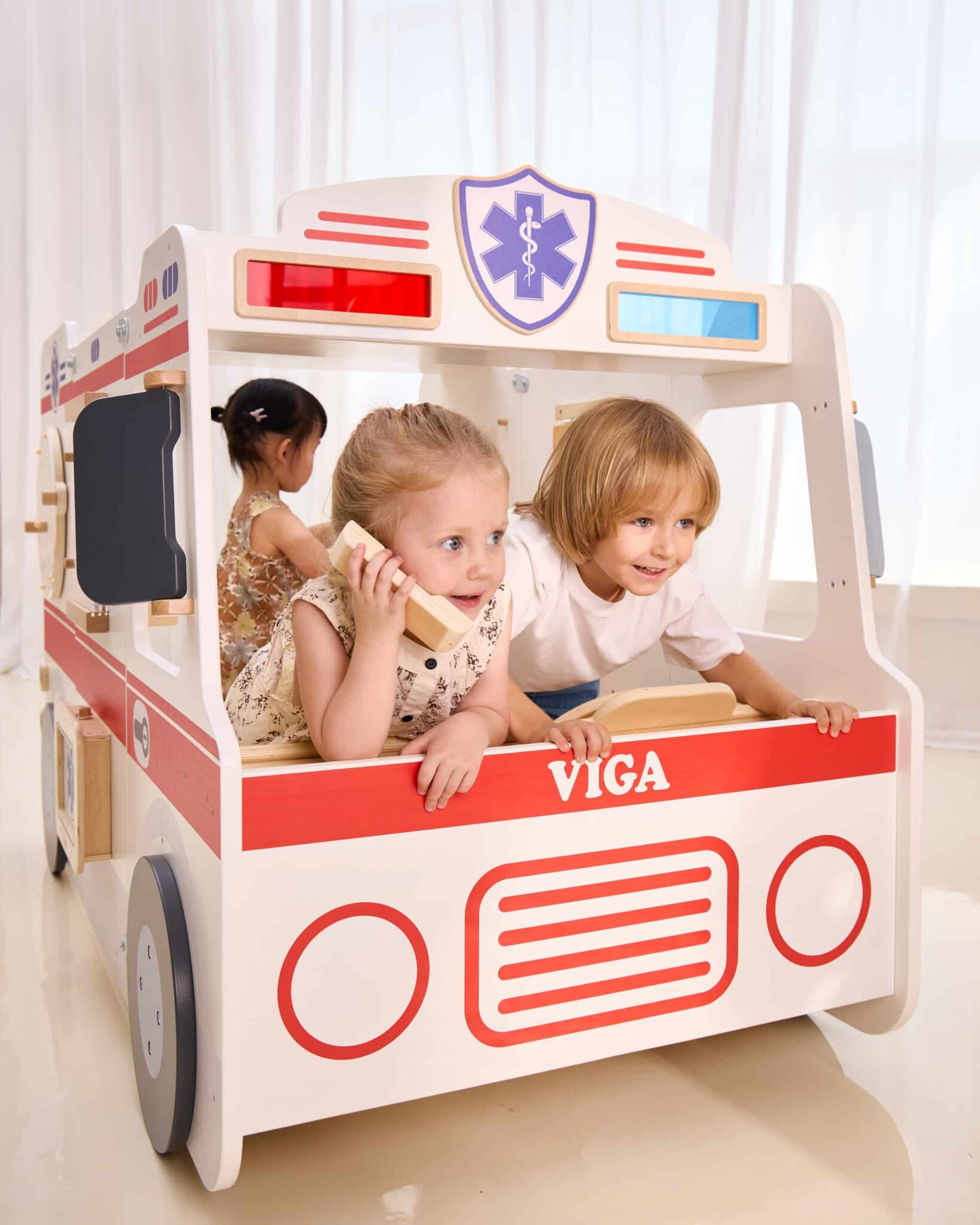 VIGA Duży Drewniany Ambulans Zestaw Karetka Małych Ratowników Akcesoria 25 el. - 007