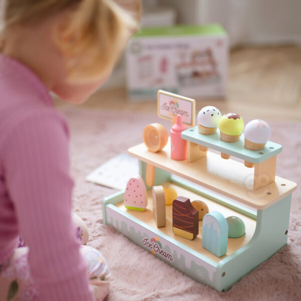 WOOPIE GREEN Drewniana Lodziarnia Sklepik Zestaw z Lodami Stragan 16 EL - 009