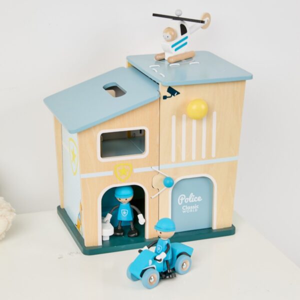 CLASSIC WORLD Posterunek Policji Drewniany Samochód Helikopter FIgurki 12el. - 003