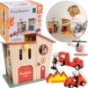 CLASSIC WORLD Remiza Strażacka Drewniana Garaż Auto Helikopter Figurki 13el. - 001