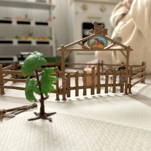 WOOPIE Zestaw Mini Farma Traktor Zwierzęta Osada Farma Rolnik Narzędzia - 005