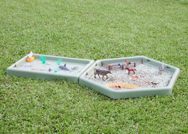 MASTERKIDZ Sześciokątny Stolik Do Zabawy Piaskiem i Wodą Regulowany - 008