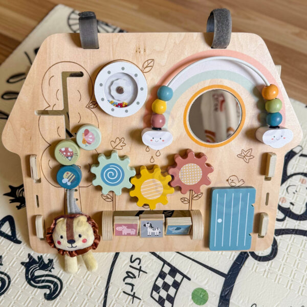 TOOKY TOY Duża Drewniana Tablica Manipulacyjna Domek - Centrum Aktywności - 003