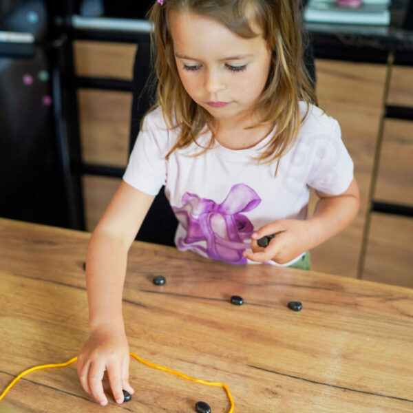 WOOPIE Gra Kamienie Magnetyczne w Sznurku 20 el. - 008