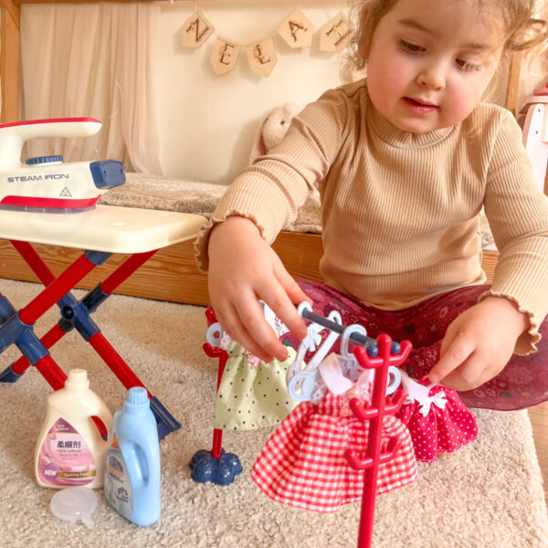 WOOPIE Zestaw XXL Deska do Prasowania z Żelazkiem Wieszakiem Koszem na Pranie i Ubraniami 14 el. - 006