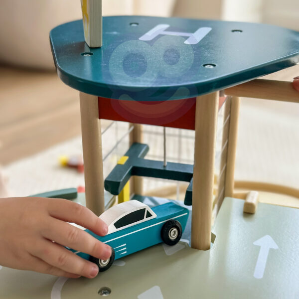 CLASSIC WORLD Wielopoziomowy Parking Auta Helikopter Dystybutor Myjnia + Akc. - 009