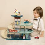 CLASSIC WORLD Wielopoziomowy Parking Auta Helikopter Dystybutor Myjnia + Akc. - 013