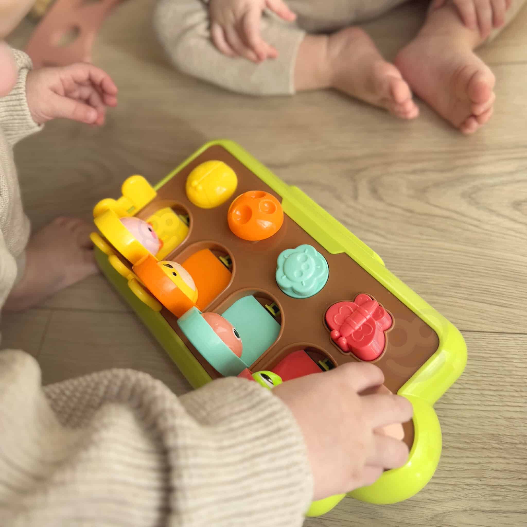 WOOPIE BABY Zabawka Edukacyjna Wyskakujące Zwierzątka Szczęśliwa Farma POP-UP - 004