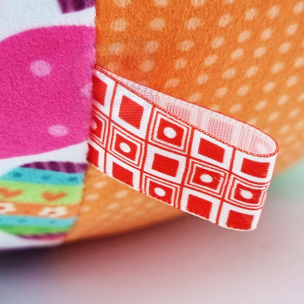 Miękka piłka z metkami i grzechotką dla dzieci 3m+ - Woopie Baby - 004