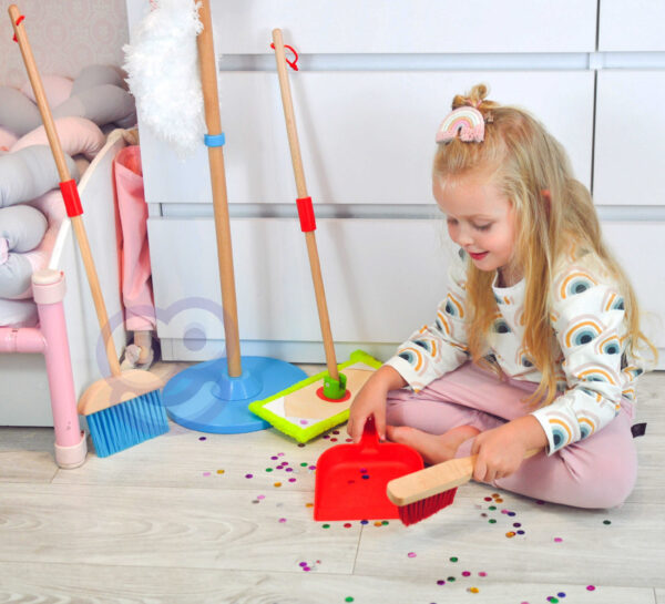 TOOKY TOY Drewniany Zestaw do Sprzątania dla Dzieci 6 el. - 011