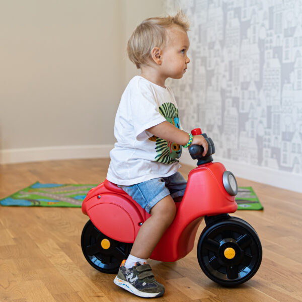 FALK  Jeździk Scooter Strada Scooter Czerwony Ciche Opony od 1 Roku - 005