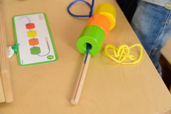 Drewniana Przeplatanka Sznurowanka XL Masterkidz – Tablica Montessori - 006