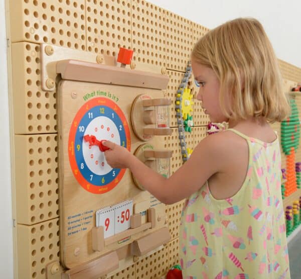 Edukacyjny Zegar Ścienny Masterkidz – Drewniany Panel Sensoryczny Flex STEM - 002