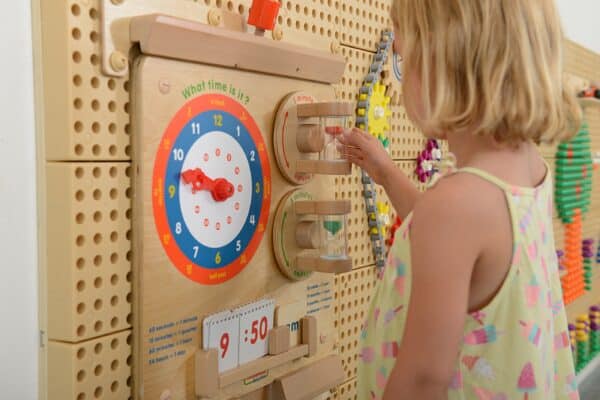 Edukacyjny Zegar Ścienny Masterkidz – Drewniany Panel Sensoryczny Flex STEM - 004