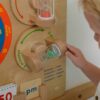 Edukacyjny Zegar Ścienny Masterkidz – Drewniany Panel Sensoryczny Flex STEM - 005