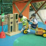 CLASSIC WORLD EDU Dystybutor Paliwa Stacja Ładowania do Samochodów - 002