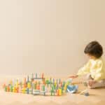 Drewniany Tor Domino z Przeszkodami Classic World – Klocki Kinetyczne Montessori - 002