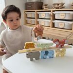 TOOKY TOY Drewniane Klocki Układanka Wieża Stacker Stosy Zwierzątka Montessori 13 el. - 004