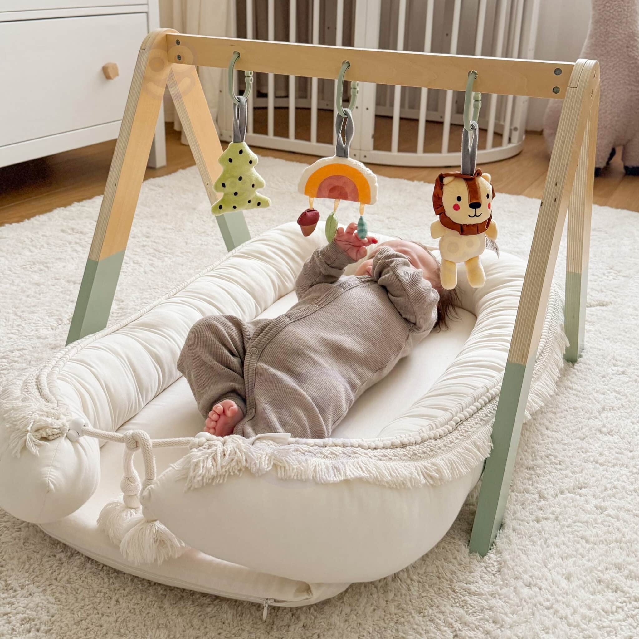TOOKY TOY Baby Gym Stojak Edukacyjny Gimnastyczny 3 Pluszowe Zawieszki - 003