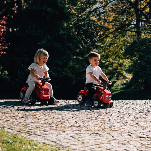 FALK Traktorek Baby Massey Ferguson Czerwony z Przyczepką + akc. od 1-3 lat - 002