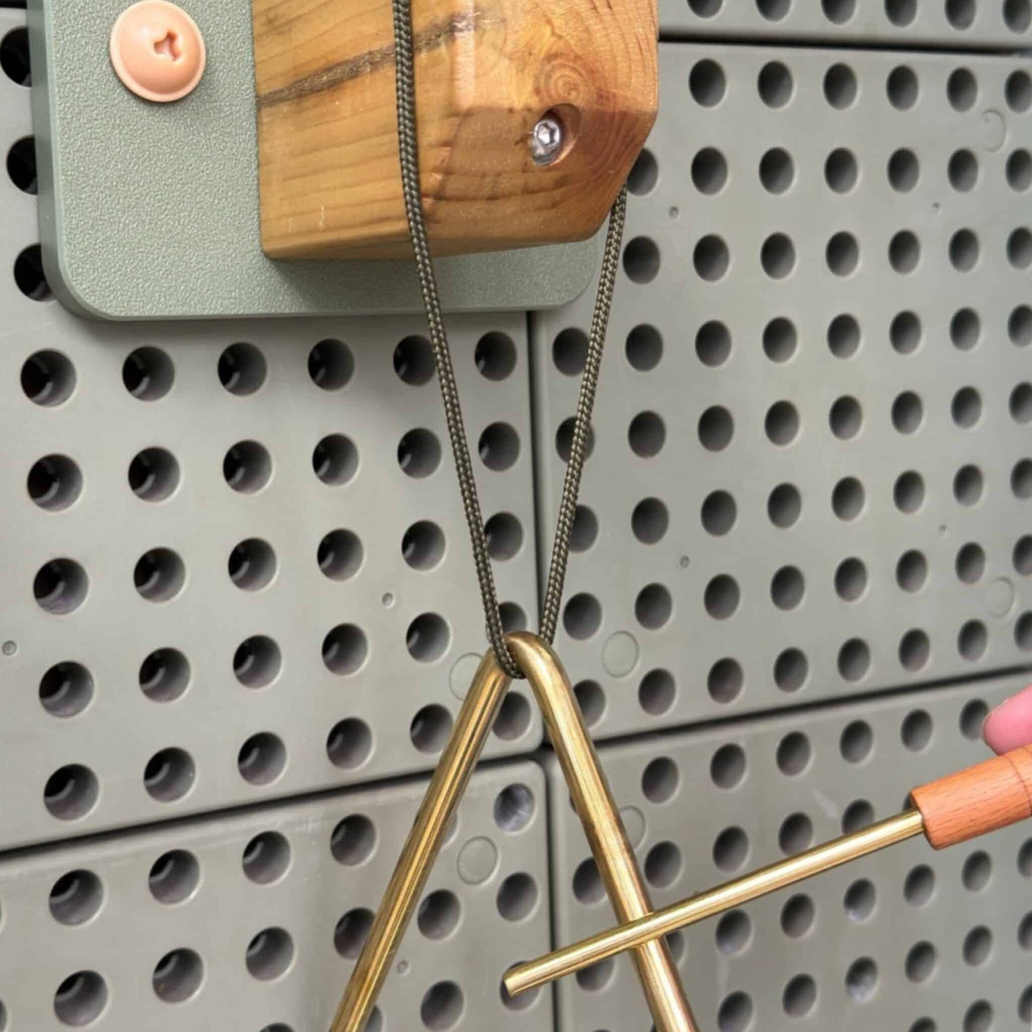 MASTERKIDZ Wieszak Na Instrumenty Outdoor Do Tablicy STEM - 002