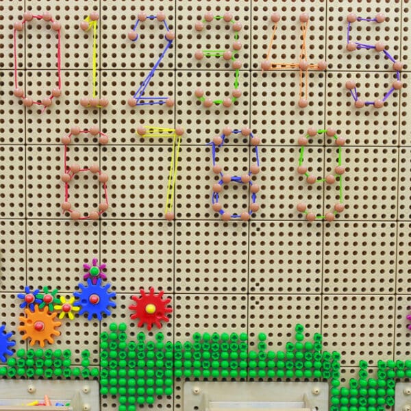 MASTERKIDZ Zestaw Kołeczki i Sznurki - Do Tablicy Naukowo-Kreatywnej STEM - 007
