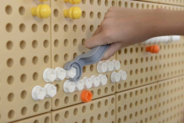 MASTERKIDZ Ręczne Narzędzia 6 Elementów Śrubokręt Klucz - Tablica Naukowo-Edukacyjna STEM - 004