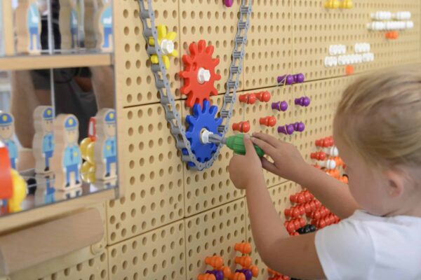 MASTERKIDZ Ręczne Narzędzia 6 Elementów Śrubokręt Klucz - Tablica Naukowo-Edukacyjna STEM - 005