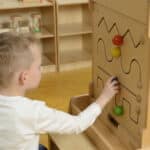 Logiczny Sorter Przesuwny Masterkidz – Tablica Sensoryczna STEM 3+ - 002