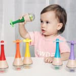 CLASSIC WORLD Grzechotka 2w1 Drewniany Instrument Tęczowy Marakas 1 szt. - 003