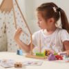 Drewniana piramidka edukacyjna Roboty z kartami wzorów - Viga - 004