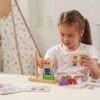 Drewniana piramidka edukacyjna Roboty z kartami wzorów - Viga - 005