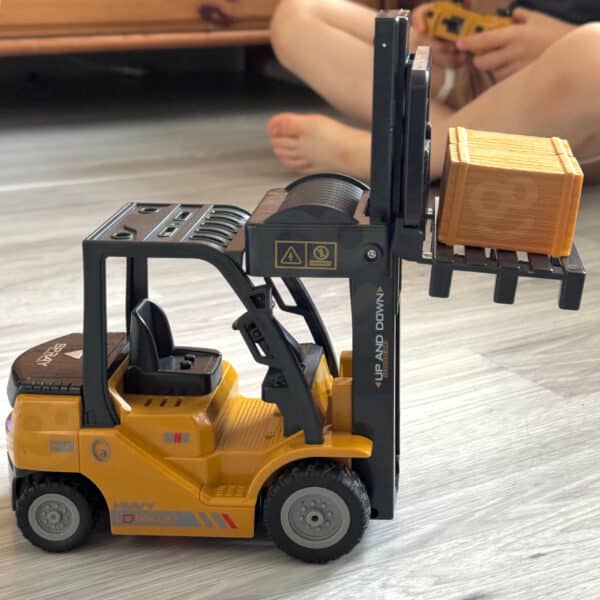 WOOPIE Zdalnie Sterowany Wózek Widłowy 2w1 Dźwig RC - Skala 1:24 - 008