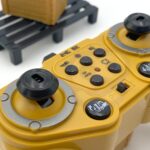 WOOPIE Zdalnie Sterowany Wózek Widłowy 2w1 Dźwig RC - Skala 1:24 - 009
