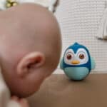 WOOPIE BABY Sensoryczny Pingwinek Wańka Wstańka - 002