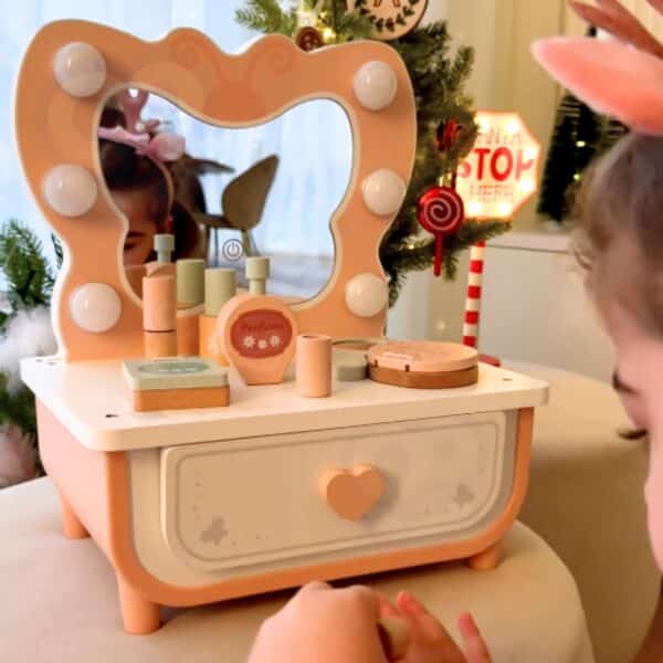 TOOKY TOY Drewniana Toaletka Motylek Akcesoria Lustro z Oświetleniem LED + Kosmetyki - 003