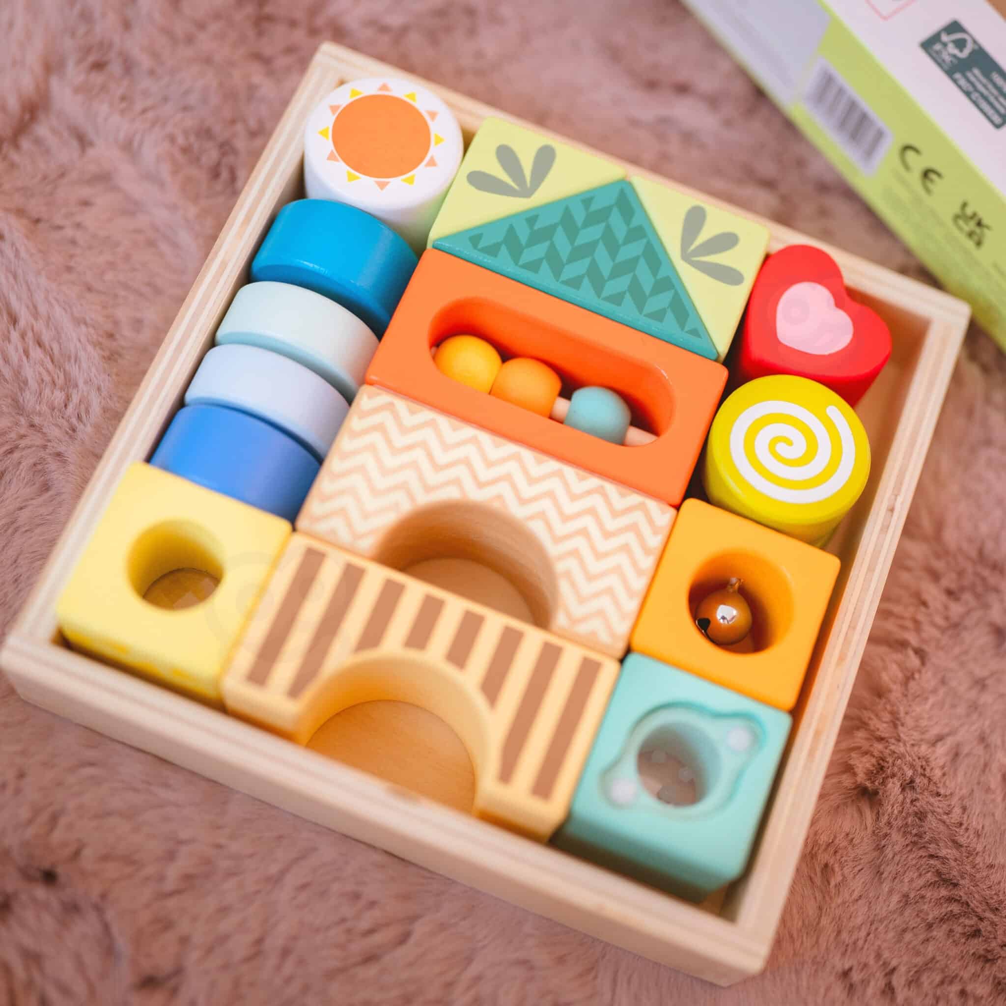 CLASSIC WORLD Drewniane Klocki Sensoryczne 7 Funkcji Układanka Multifunkcyjna Kształty Dźwięk MONTESSORI 14 el. - 002