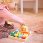 CLASSIC WORLD Drewniane Klocki Sensoryczne 7 Funkcji Układanka Multifunkcyjna Kształty Dźwięk MONTESSORI 14 el. - 003