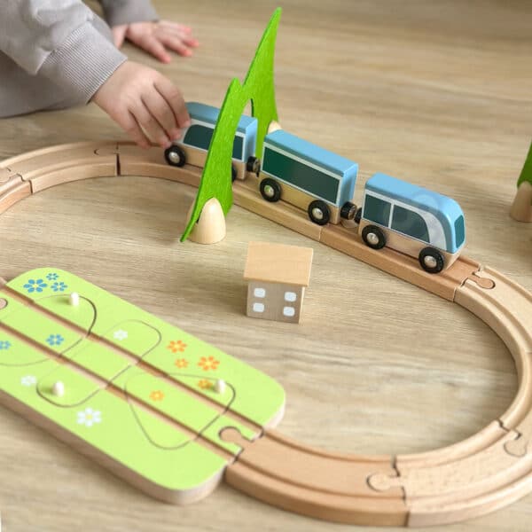 CLASSIC WORLD Zestaw Kolejka Tor Drewniany Pociąg + Sorter Kształtów 40 el. - 005