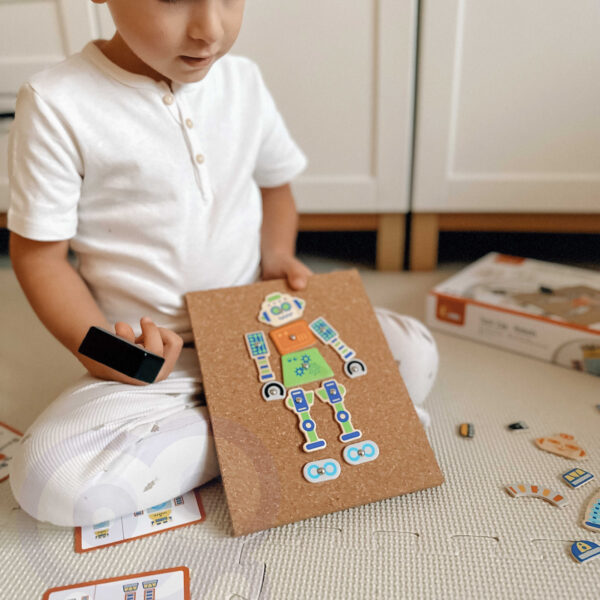 Przybijanka korkowa Roboty zestaw Montessori - Viga Toys 45 el. - 005