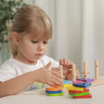 VIGA Drewniane klocki z sorterem kształtów Montessori - 004