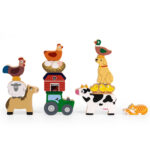Drewniana Piramida w Stosy Zwierzątka na Farmie Edukacyjna Viga - 003