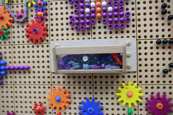 MASTERKIDZ Pojemnik Na Akcesoria Przezroczysta Ścianka - Tablica Naukowo-Edukacyjna STEM - 003