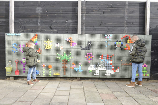 MASTERKIDZ Panel Ścienny Tablica Naukowa Kreatywna STEM Tablica na zewnątrz Outdoor + Panel Monatażowy 120x80cm - 006